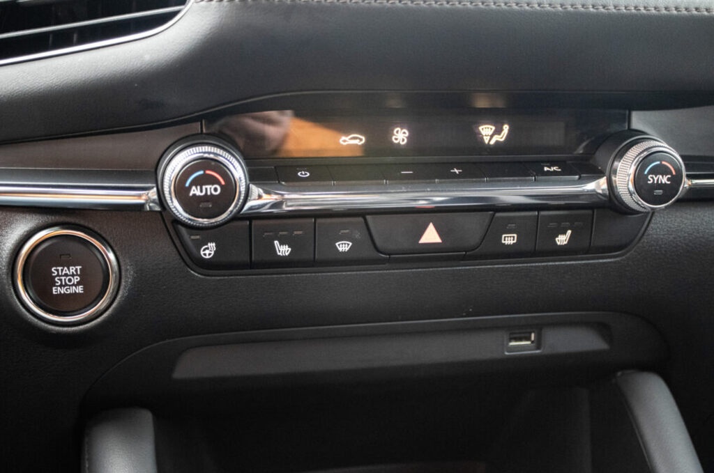 Mazda 3 90kW (2020). - 15