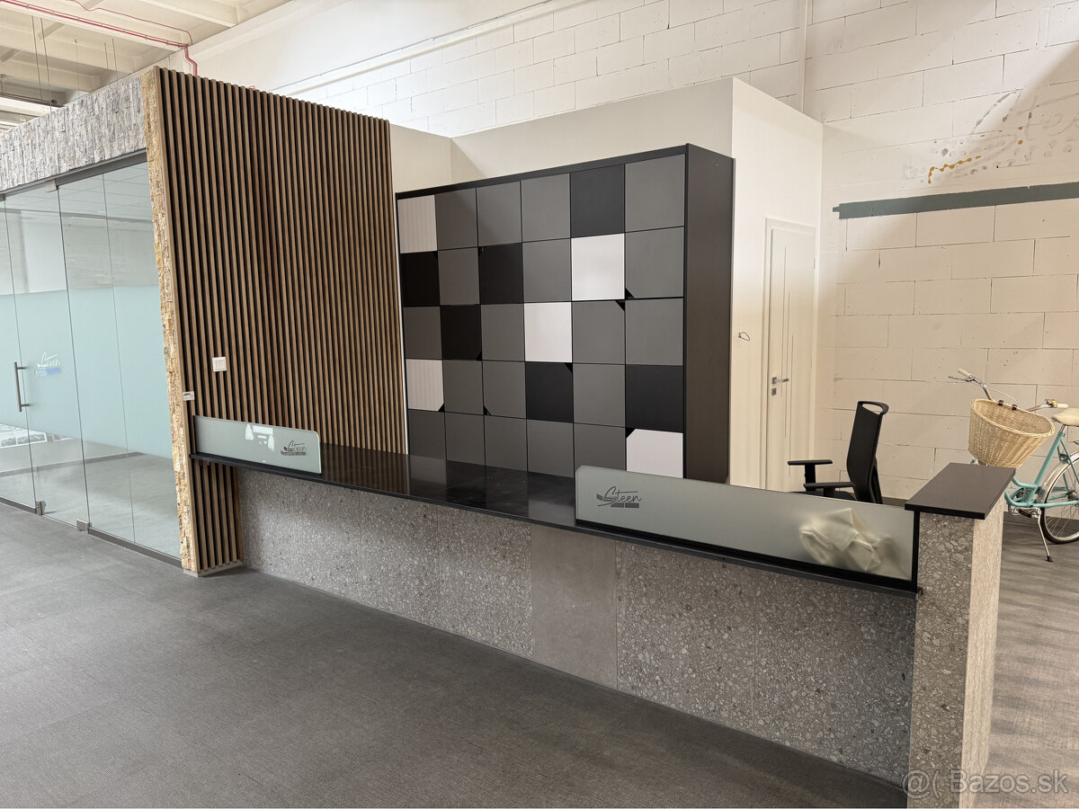 Prenájom showroomu 213 m² v obchodnom centre NEW LIVING CENT - 15