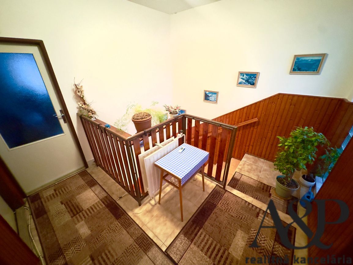 4 IZBOVÝ RD S GARÁŽOU, POZEMOK 776M2, ŽELEZNIČNÁ UL., SENICA - 15