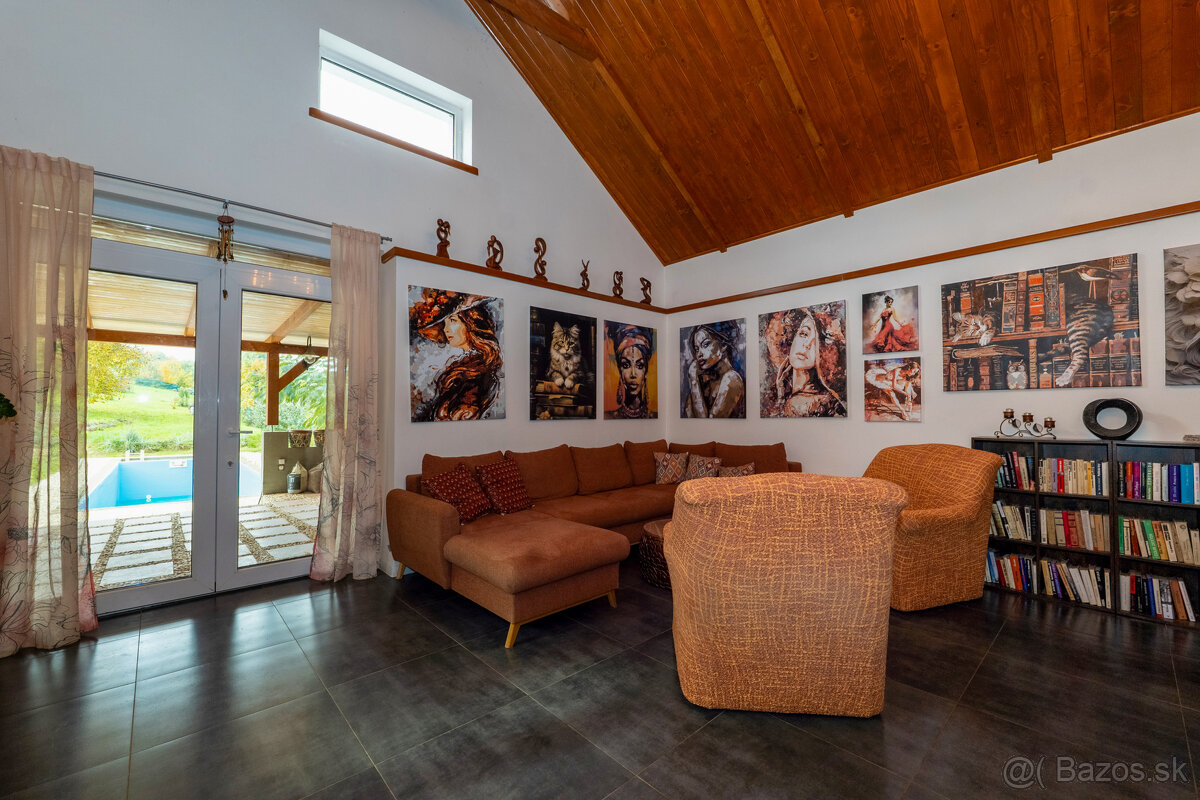 Zrekonštruovaný dom s bazénom a veľkým pozemkom | Podlipníky - 15