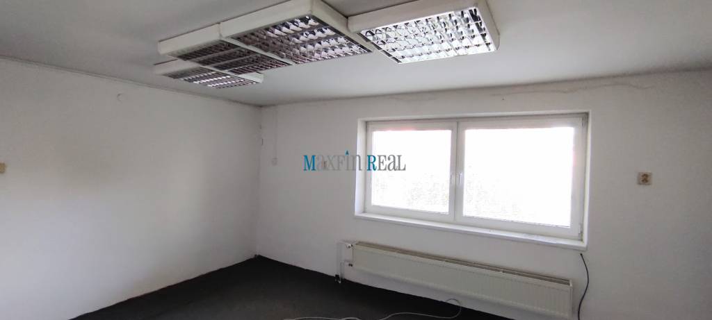 Kancelárie v polyfunkčnej budove s parkovaním - 15