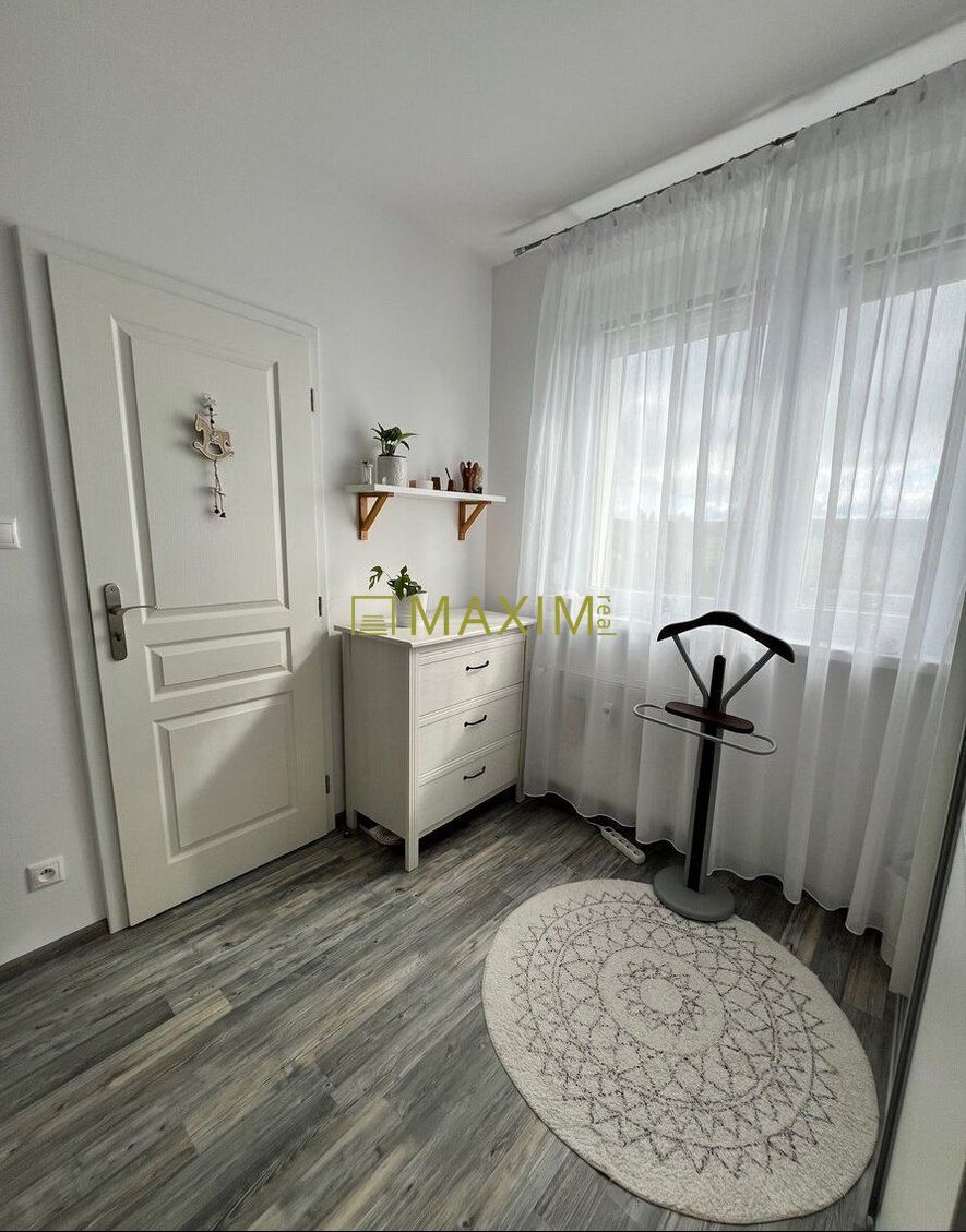 Veľmi pekný zrekonštruovaný 3- izbový byt s lodžiou na ulici - 15