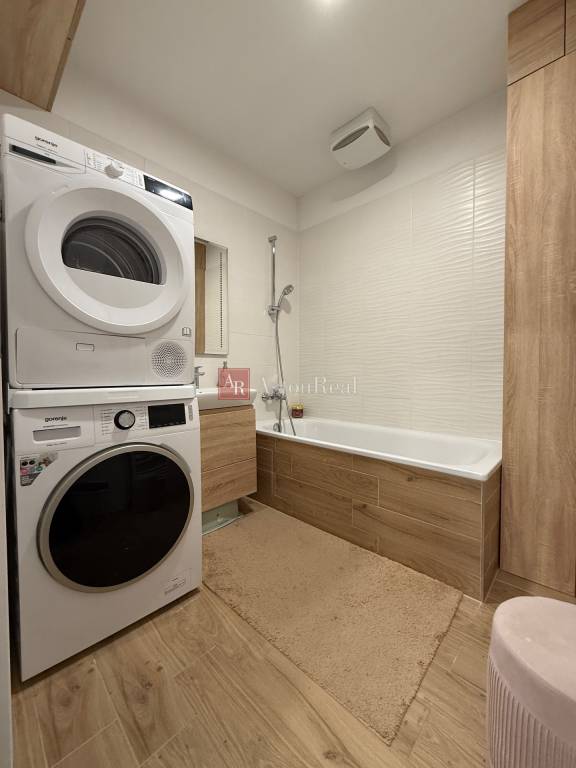 Príjemný 3-izbový byt s loggiou v novostavbe Diamon Residenc - 15