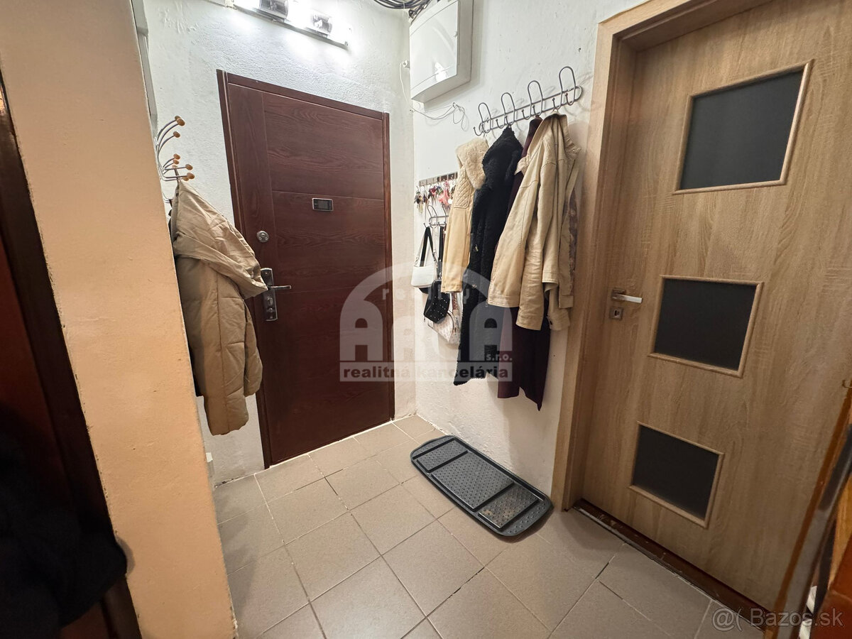 Priestranný 5- izbový byt na sídlisku Východ v Michalovciach - 15