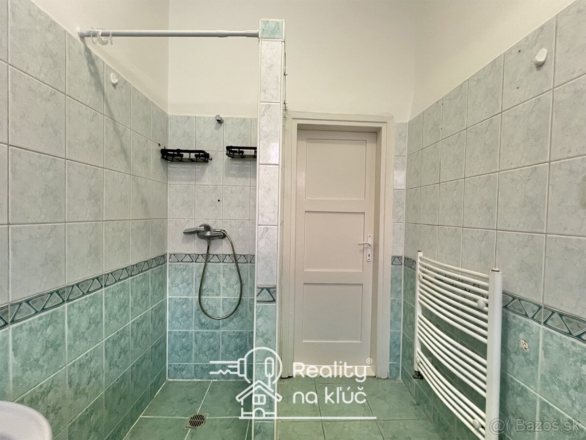 Na predaj zrekonštruovaný 4-izbový rodinný dom v Nesvadoch - 15