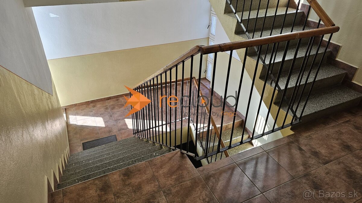 ZNÍŽENÁ CENA Predám 3 izbový byt s veľkou jedálňou a gará - 15