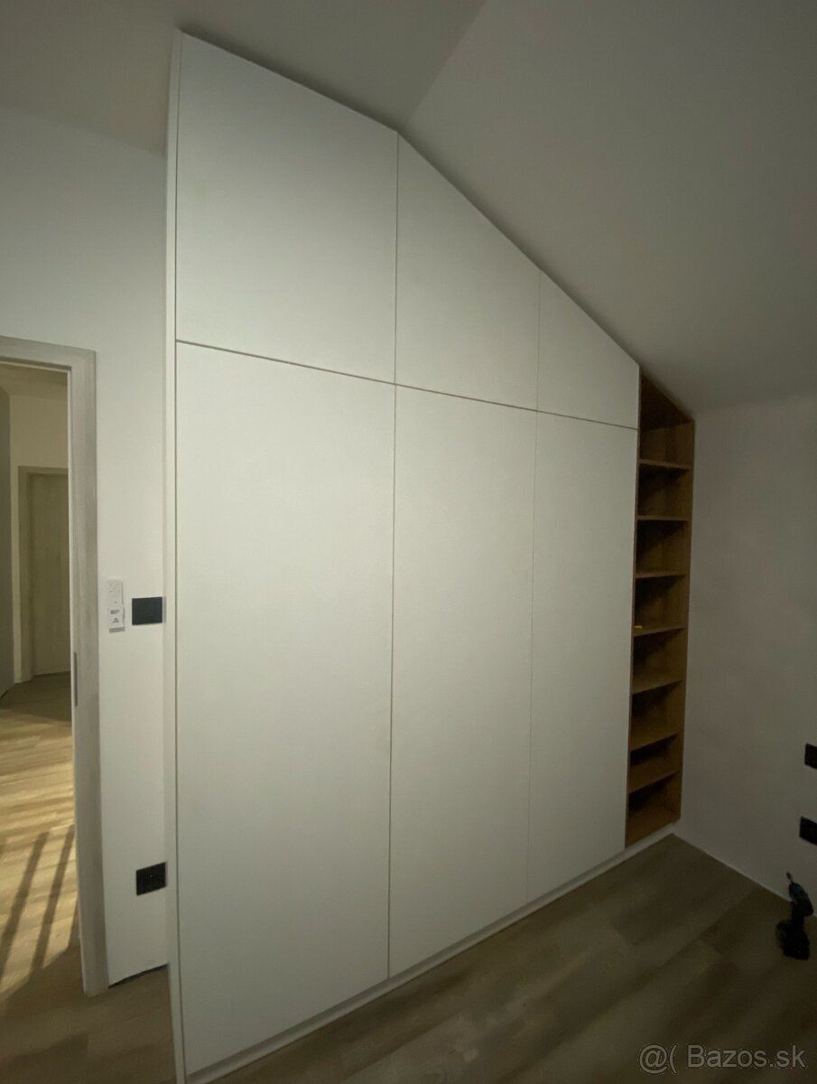 KUCHYNE A NÁBYTOK NA MIERU - 15