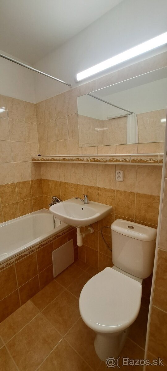 Prenajmem 1 izbový byt Oremburská - Banská Bystrica - 15