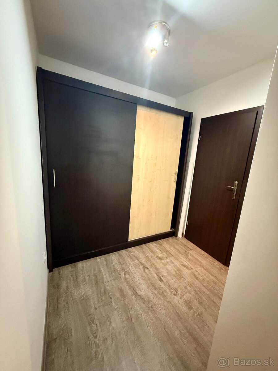 Priestranný byt v Lehniciach - 15