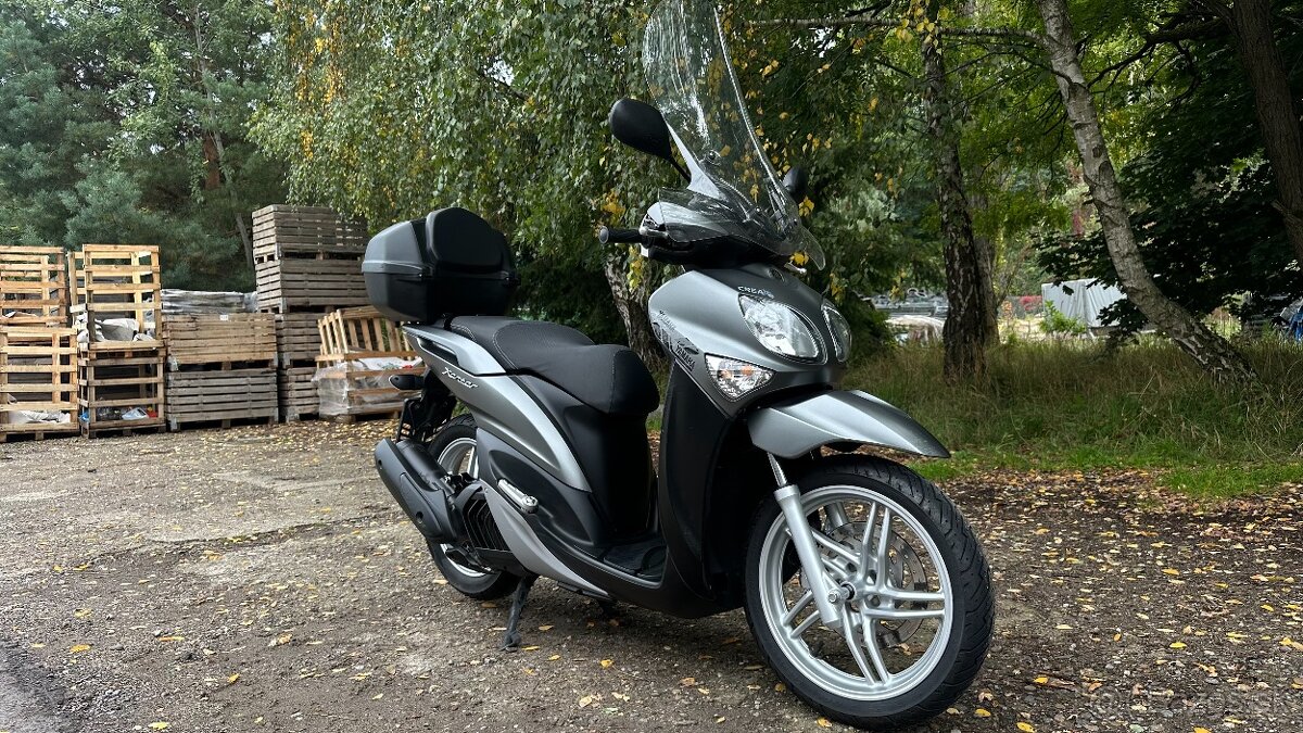 Yamaha Xenter 150 r.v. 2016 - 15