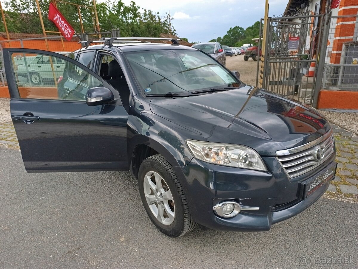 Toyota RAV4 4×4 2.2D-4D, Kamera , Navi, Koža - 15