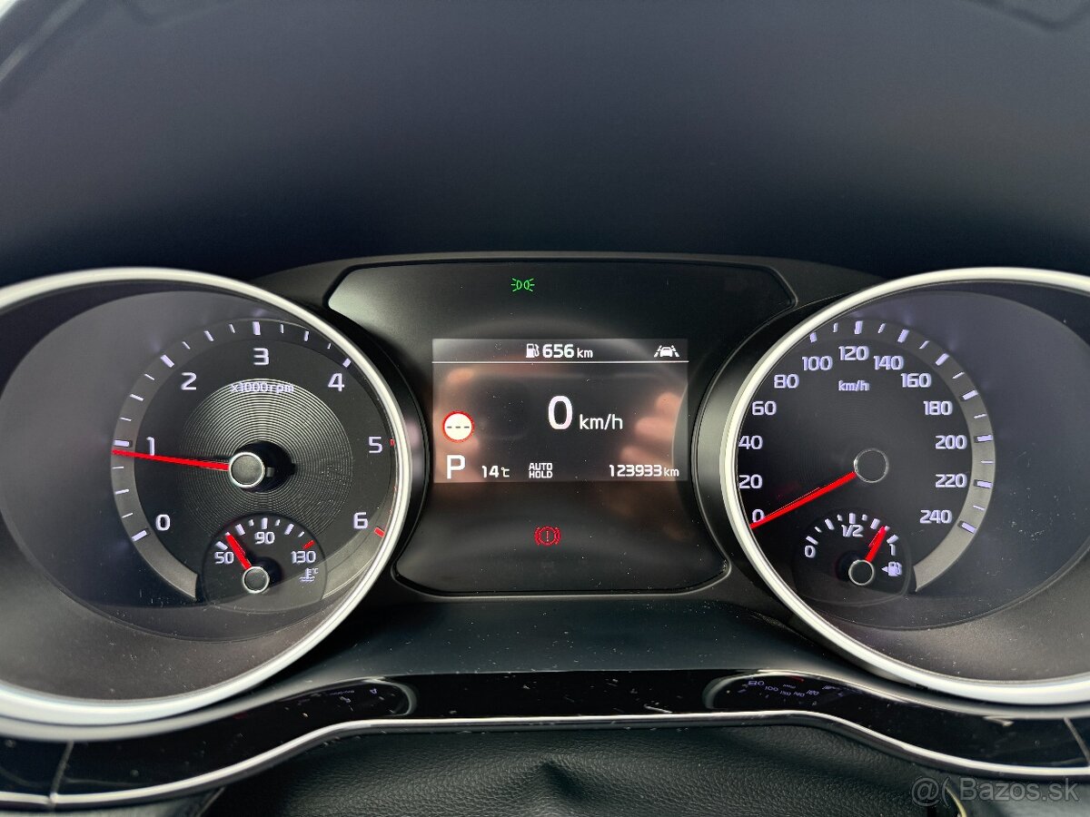 ia Ceed SW 1.6 CRDi 100 kW – First Edition A/T - 15