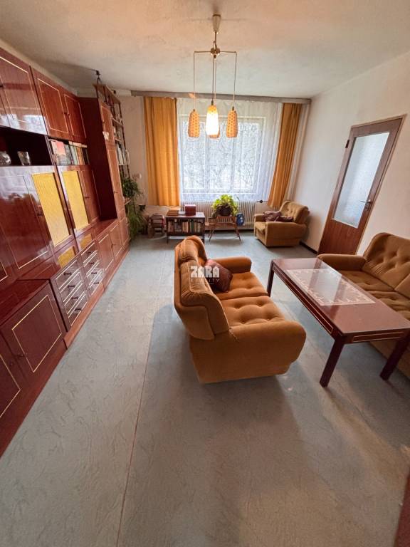 Margecany: 4 izbový tehlový rodinný dom na pozemku 1076 m2 - 15