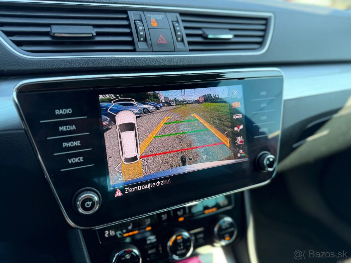 Škoda Superb Combi 2.0 TDI SCR Ambition DSG - 15