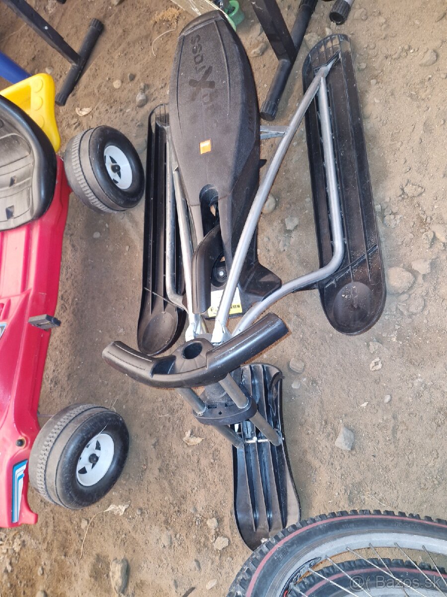 Lyže lyžiarky saňe korčule - 15