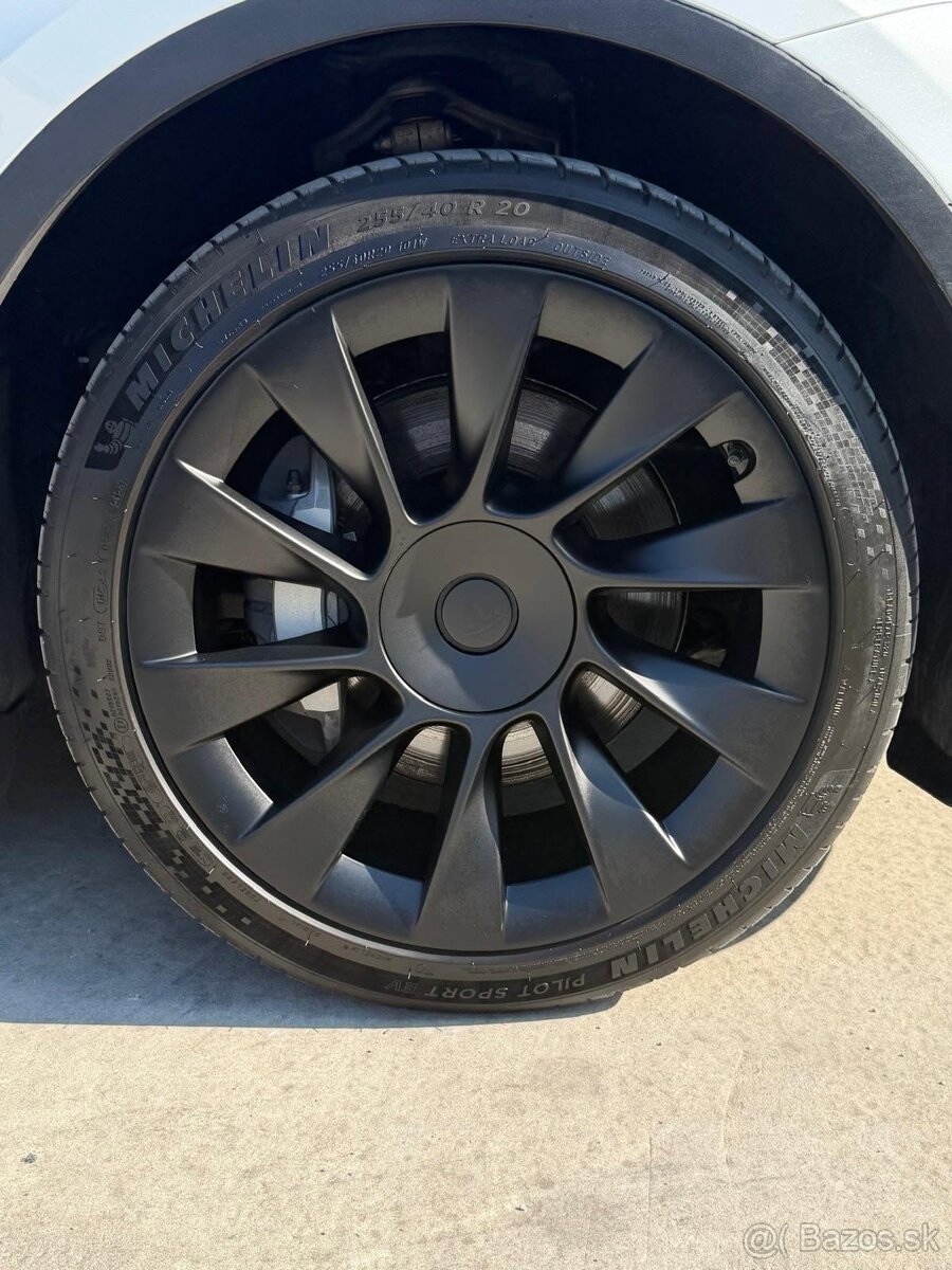 TESLA MODEL Y FACELIFT LONG RANGE DUAL MOTOR BLACK PACKET 4× - 15