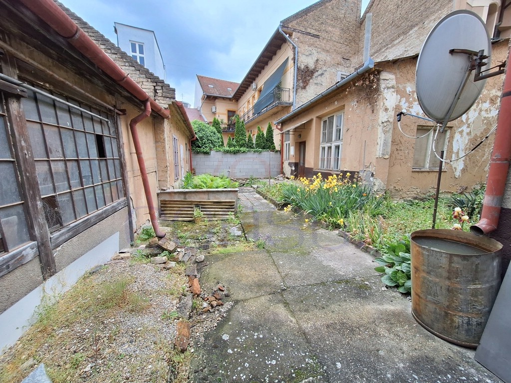 2342 NA PREDAJ MEŠTIANSKY DOM S PRÍJEMNOU ATMOSFÉROU V CENTR - 15