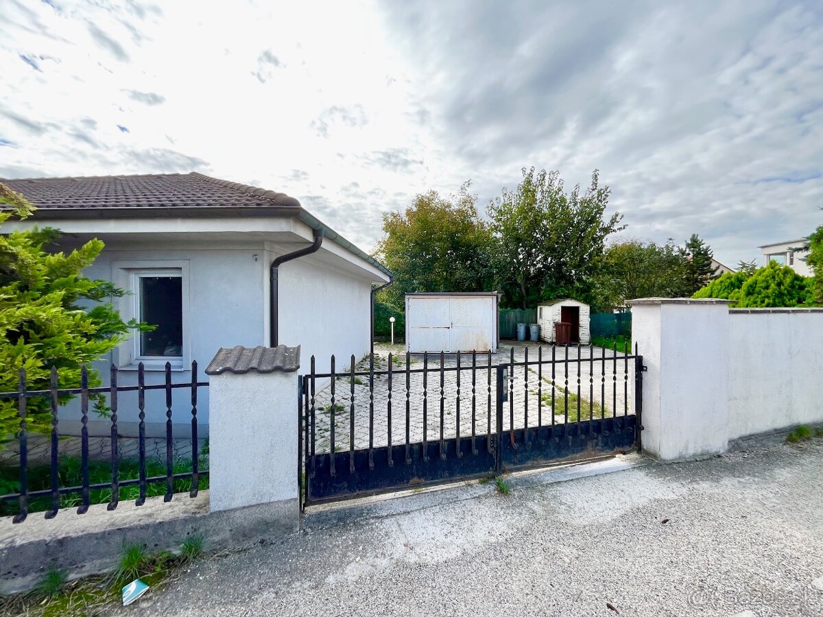 PREDAJ rodinný dom Banka - 15