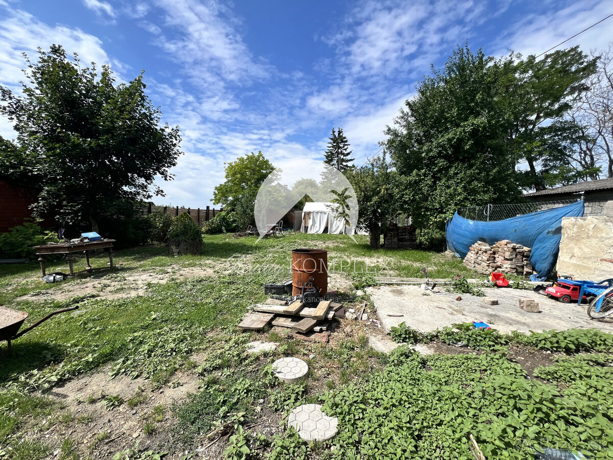 Reality KOMPLEX s.r.o. ponúka na PREDAJ priestranný 5-izbový - 15