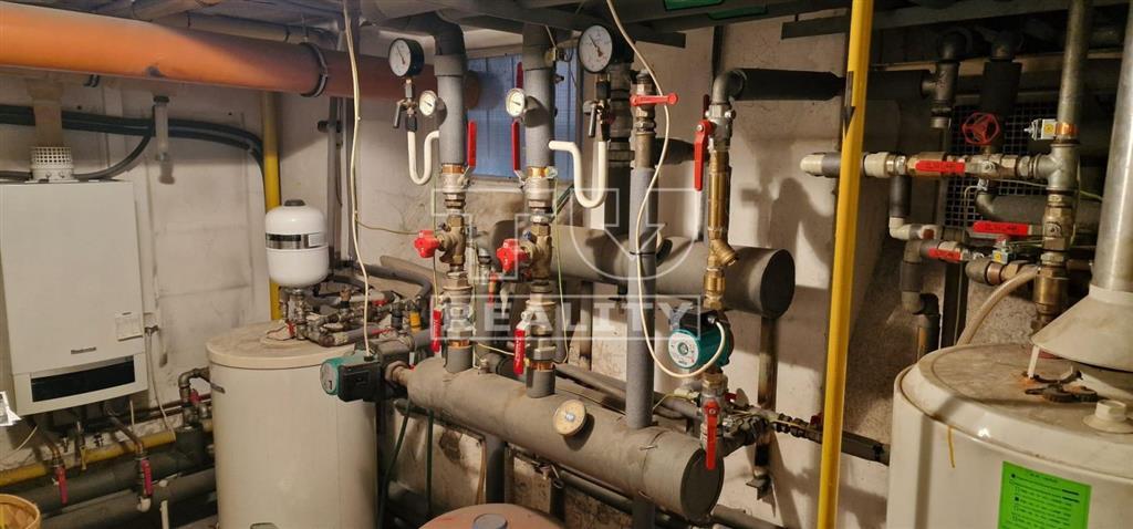 Administratívna budova v centre mesta - 15