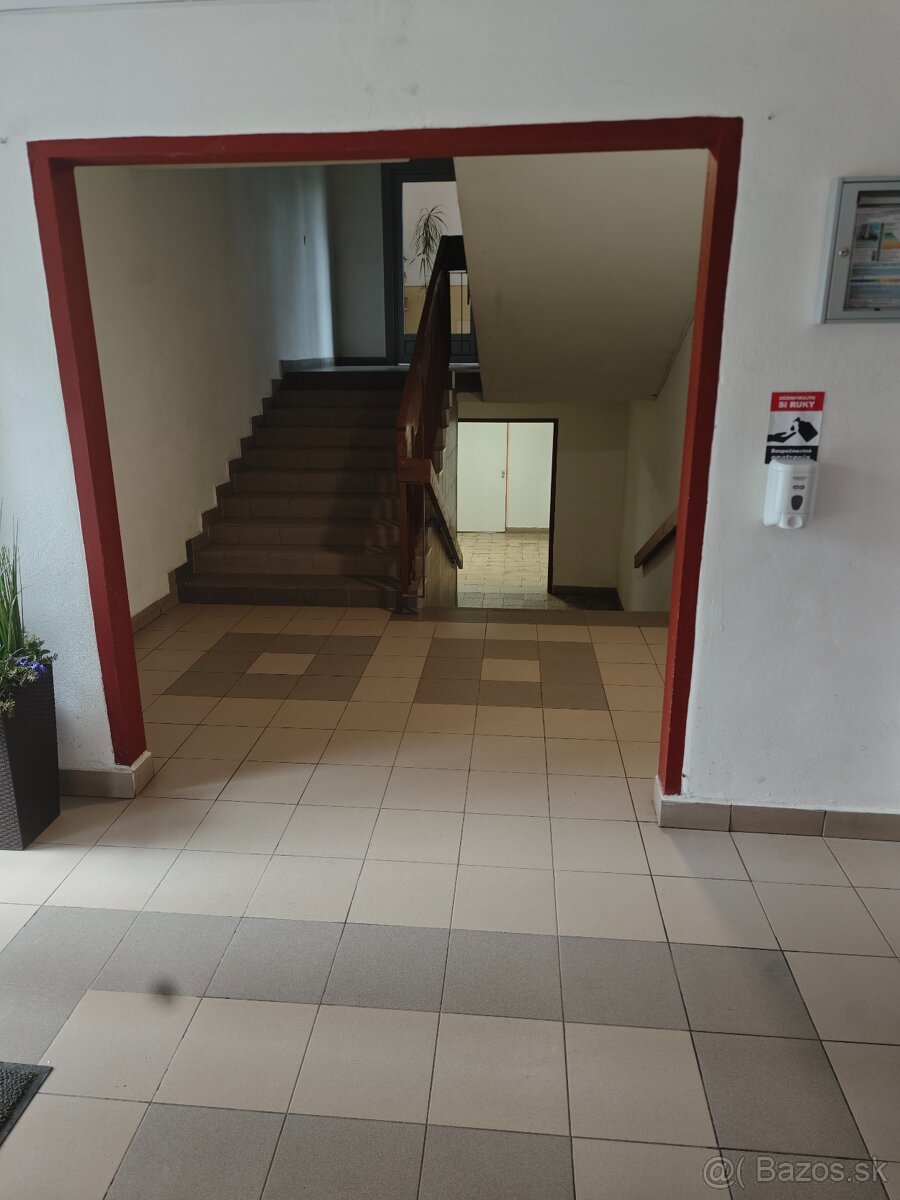 Predám 2. izbový byt s balkónom - 15