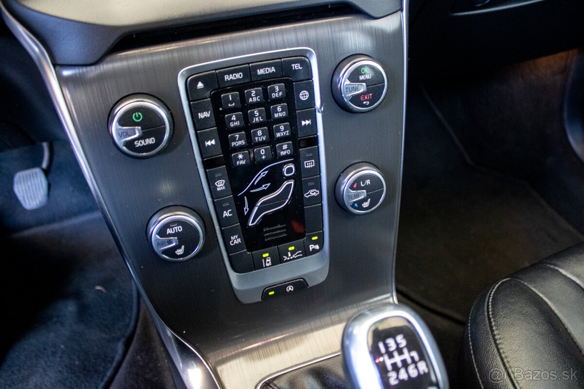 Volvo V40 D4 2.0L Drive-E Momentum - 15