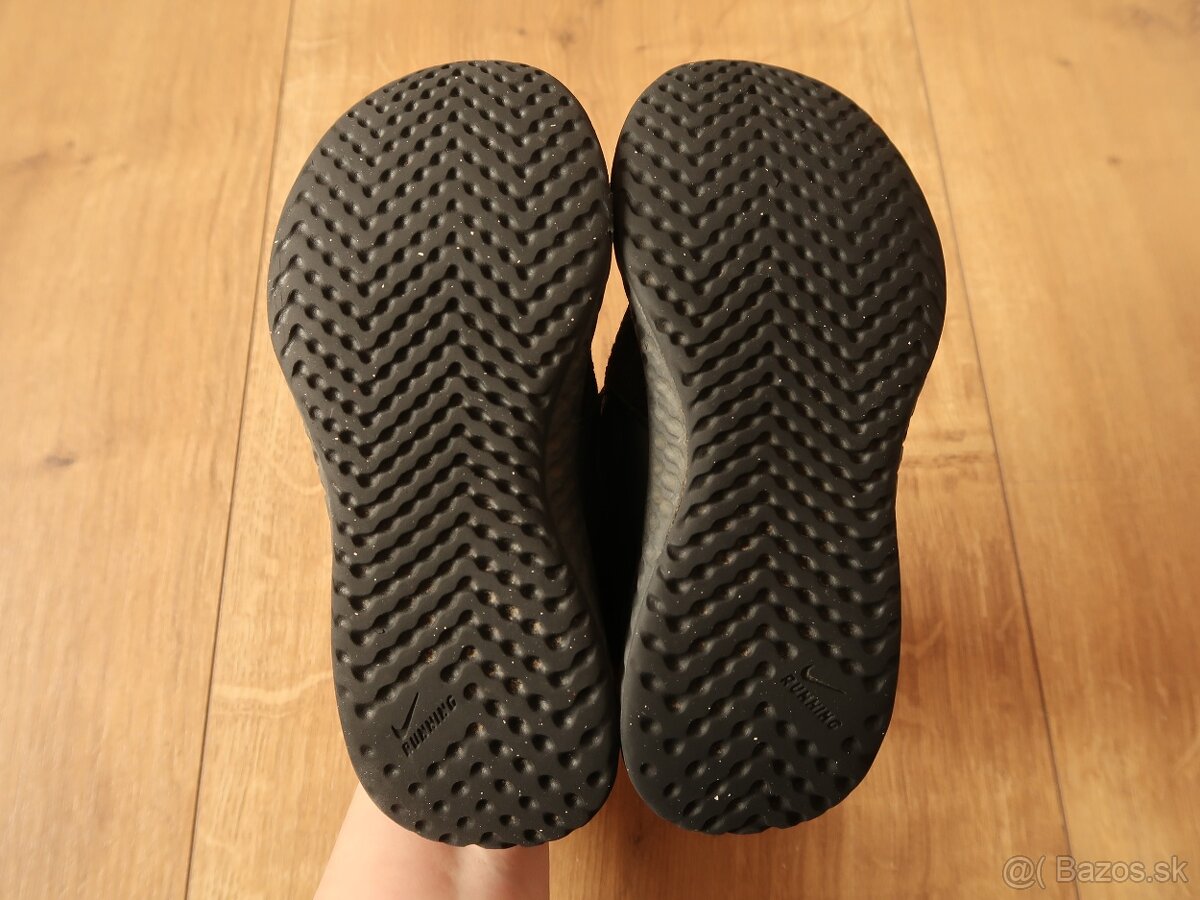 Tenisky NIKE č. 28,5 (18,2 - 18,5 cm) - TOP STAV - 15