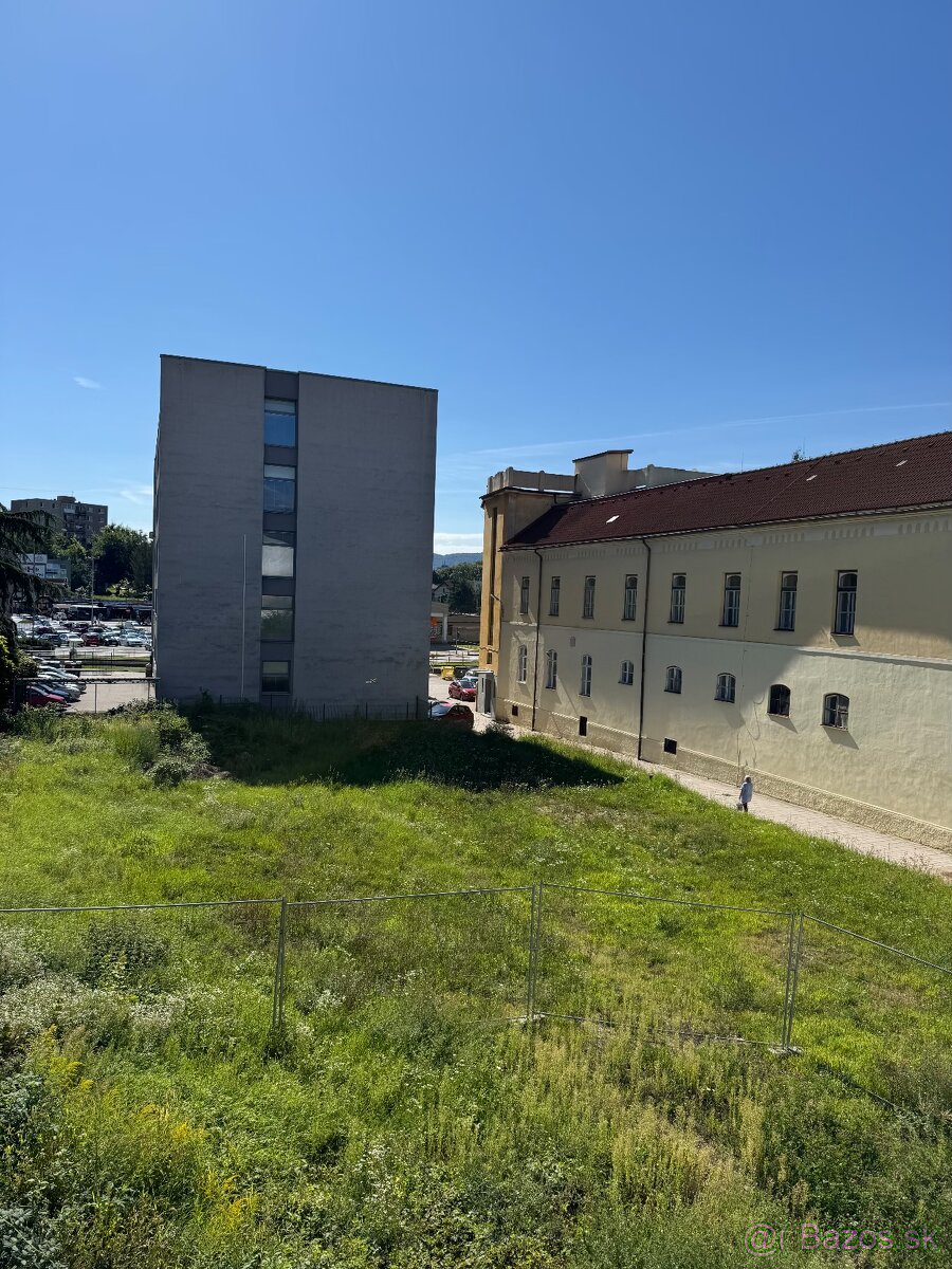 Prenájom bytu – Rožňava, Námestie baníkov - 15