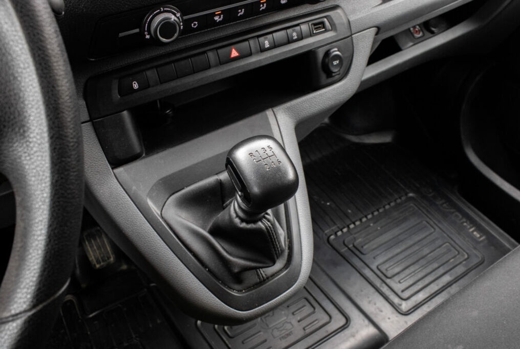 Toyota Proace 2.0 D-4D, 106kW (2022) - 15