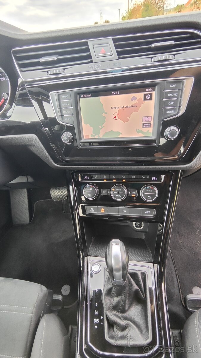 2017 Touran nový model, tsi 110kw,dsg 7st, top výbava - 15
