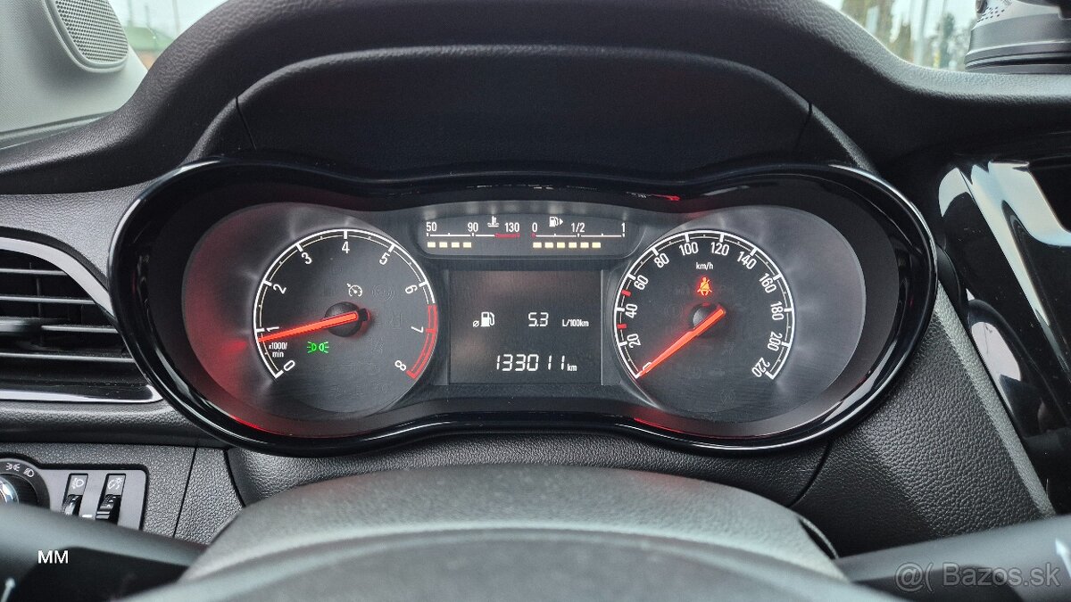 Opel , vyhrievaný volant, sedačky - 15