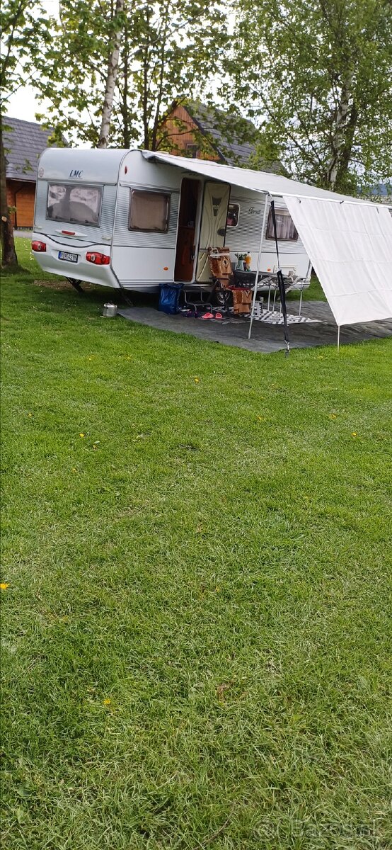 Obytny prives LMC - 15