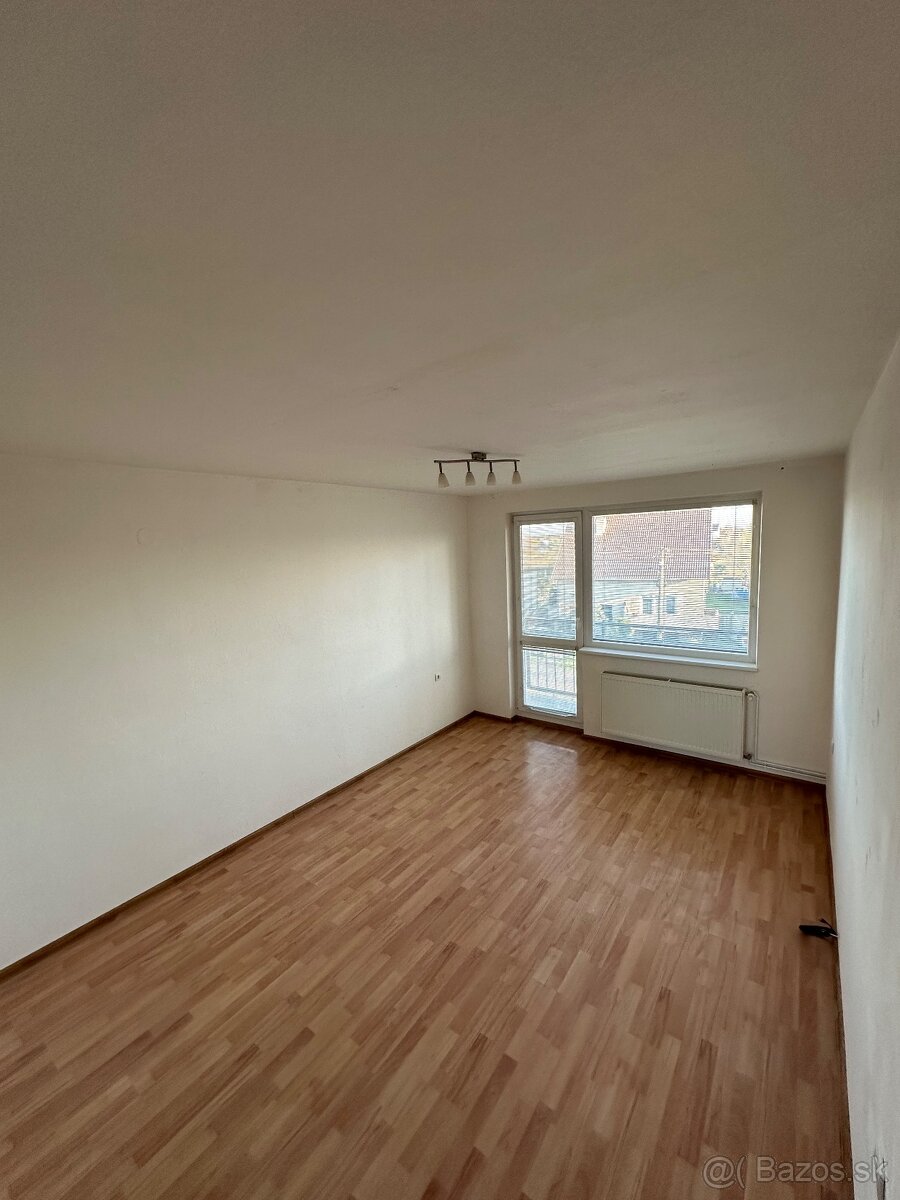 Predam 4 izbovy byt - 15