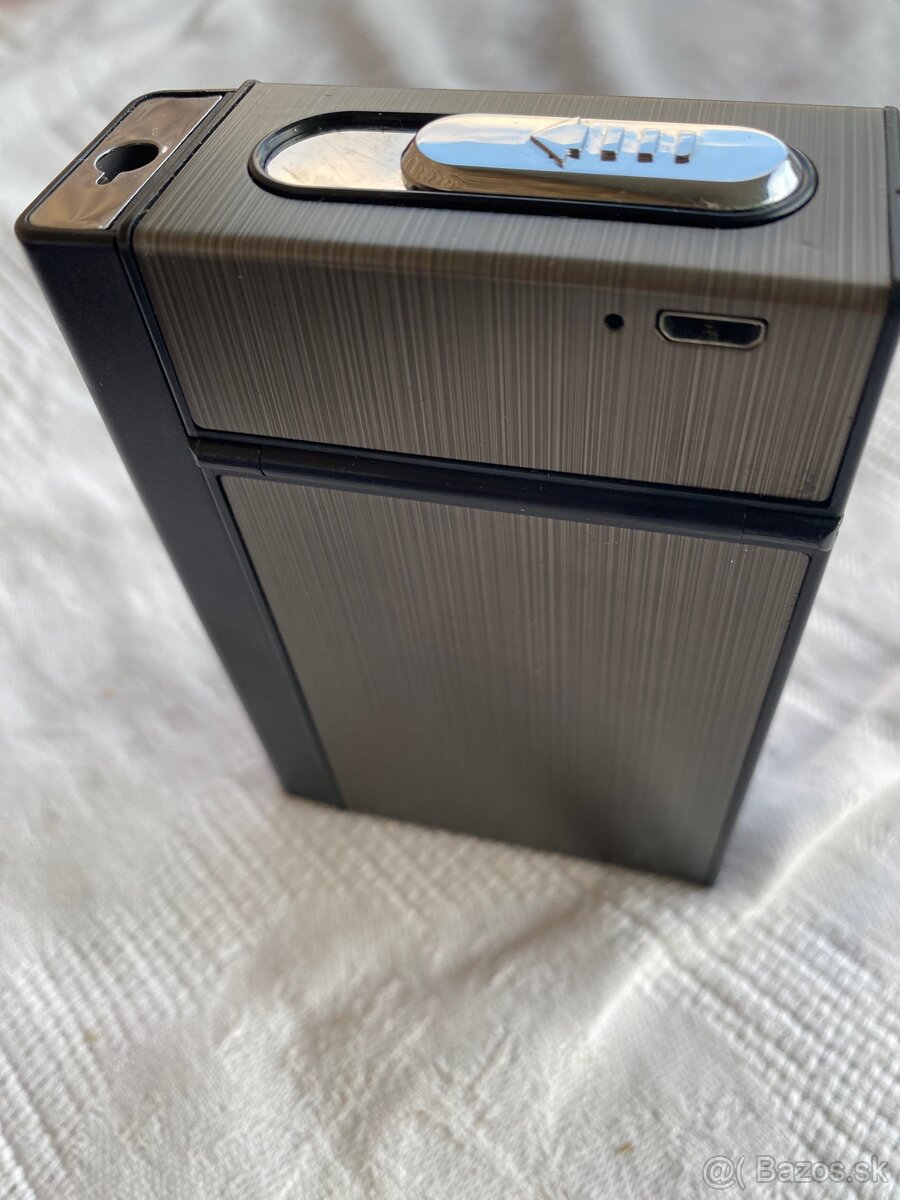 Puzdro na cigarety so zapalovačom - 15