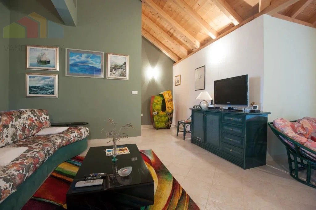 Chorvátsko -6 izbový apartmánový dom pri Zadare, Sukošan - 15