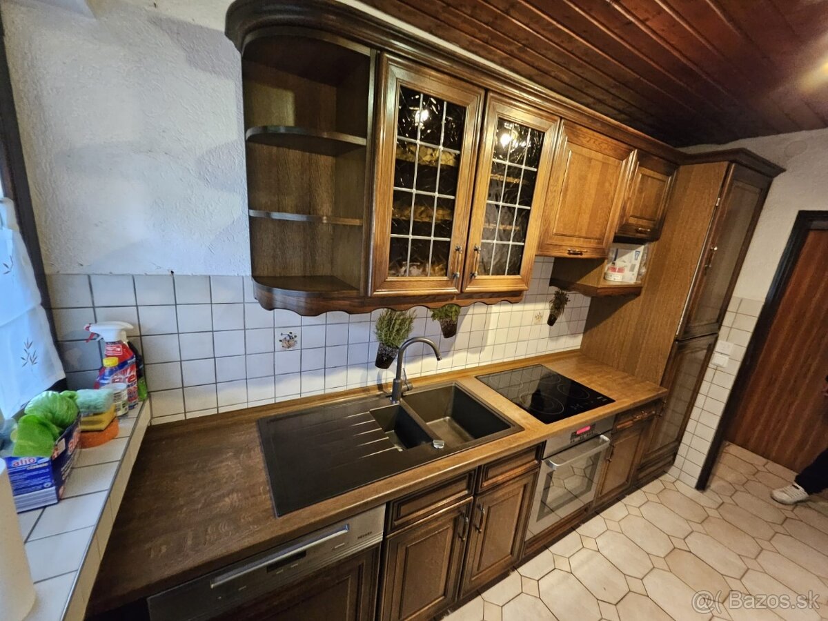 Masívna kuchynská linka z Nemecka so spotrebičmi - 15