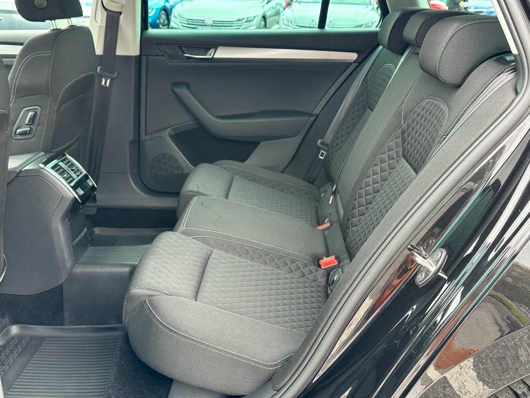 Škoda Superb Combi 2.0 TDi DSG - 15