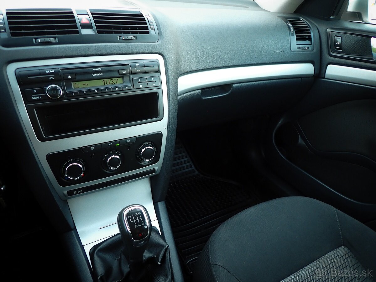 ŠKODA OCTAVIA COMBI 1.6TDI 4x4 2013 KLIMA, STK, ŠPZ - 15