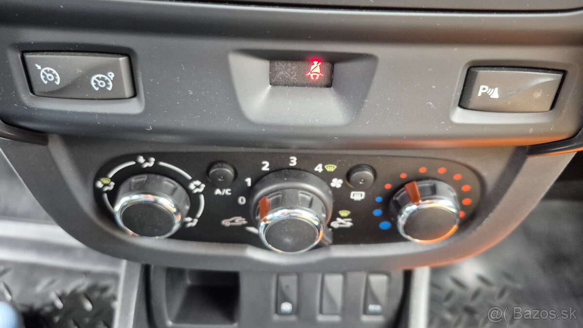 Dacia Duster 1.6 84kw 4x2 benzin M5 1.maj 69000km - 15