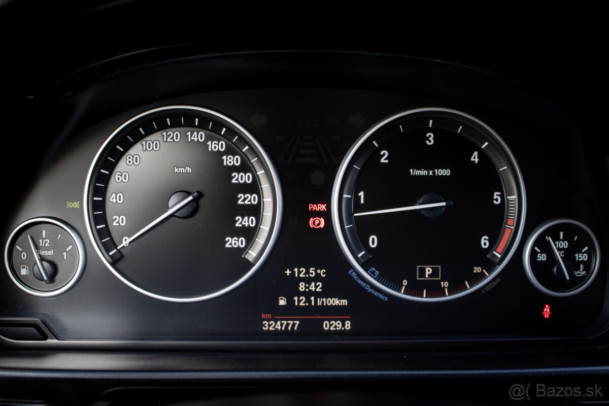 BMW Rad 5 Touring 530d xDrive F11 A/T - 15