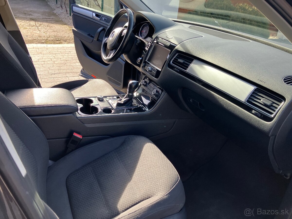 Volkswagen Tuareg 3.0TDI Comfortline DSG 4x4 - 15