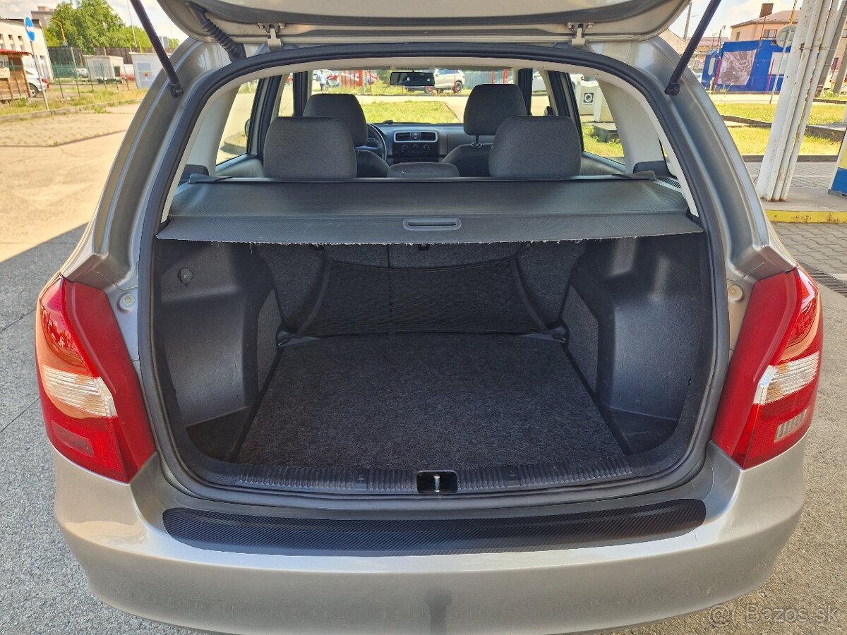 Škoda Fabia Combi 1.4 16 V Elegance - 15
