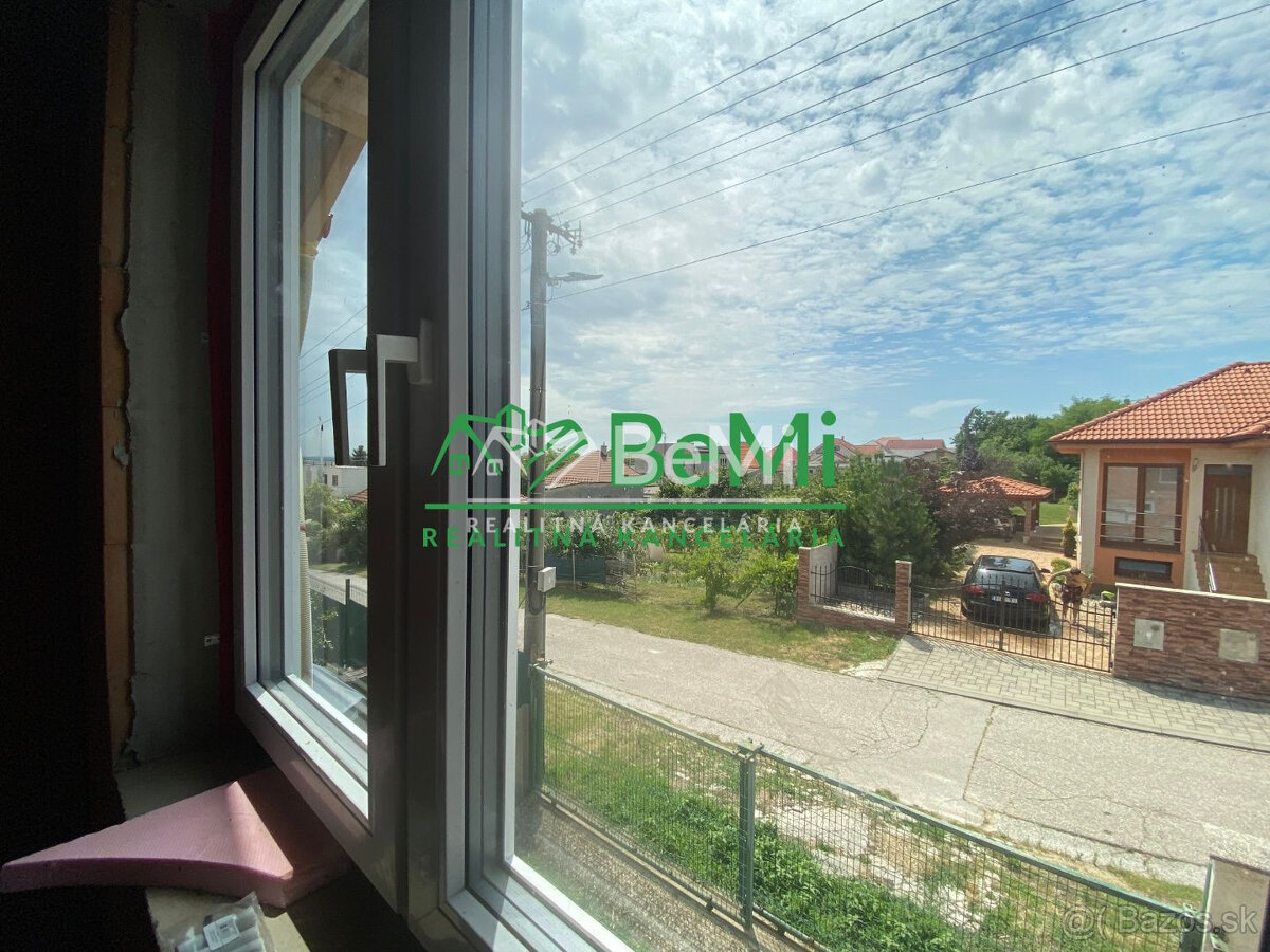 „ pod ZOBOROM“ Nitrianske Hrnčiarovce rodinný dom hrubá stav - 15