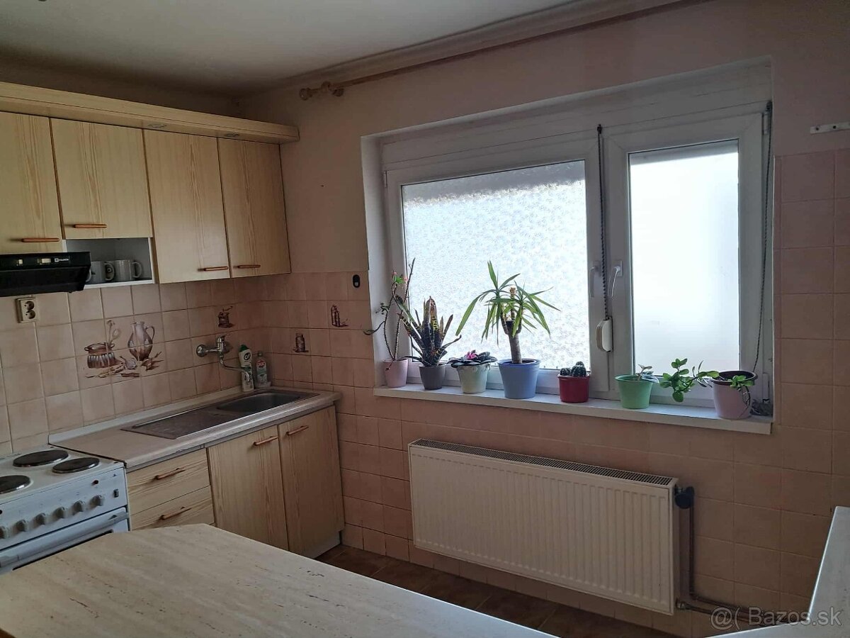 Dvojpodlažný rodinný dom v Skalici - 15