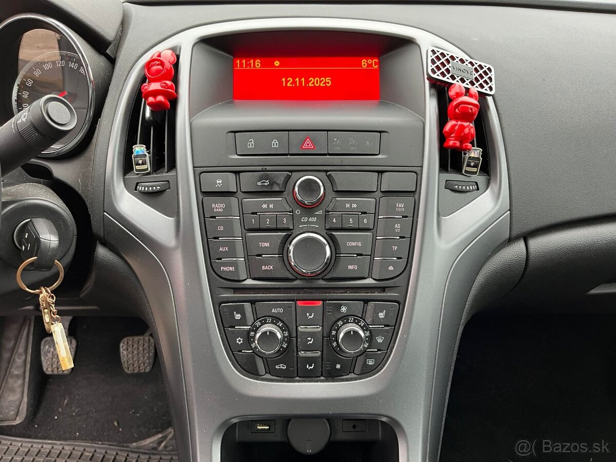 Opel Astra Notchback - 15