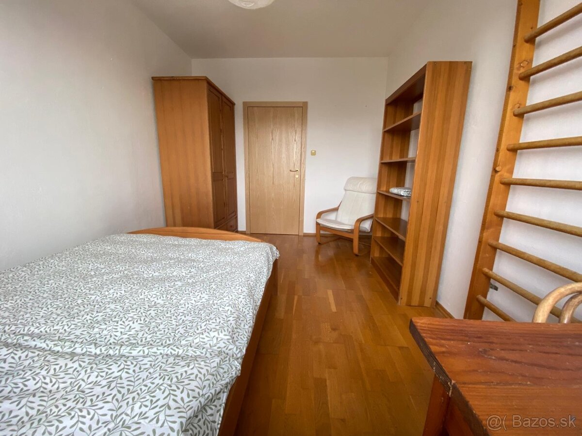 zariadená izba v 3i byte – Solinky - 15