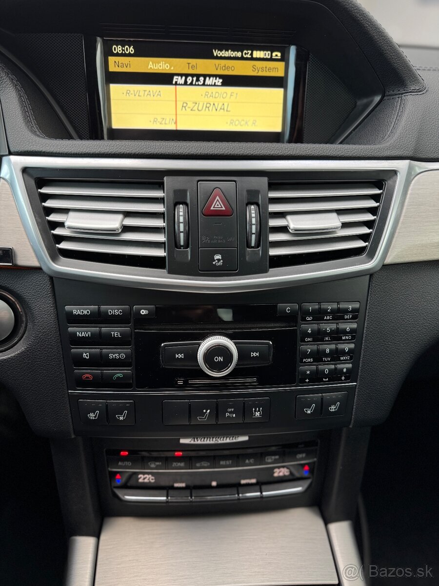 Mercedes Benz E350 CGI 215 kW AMG FULL VÝBAVA Webasto Night - 15