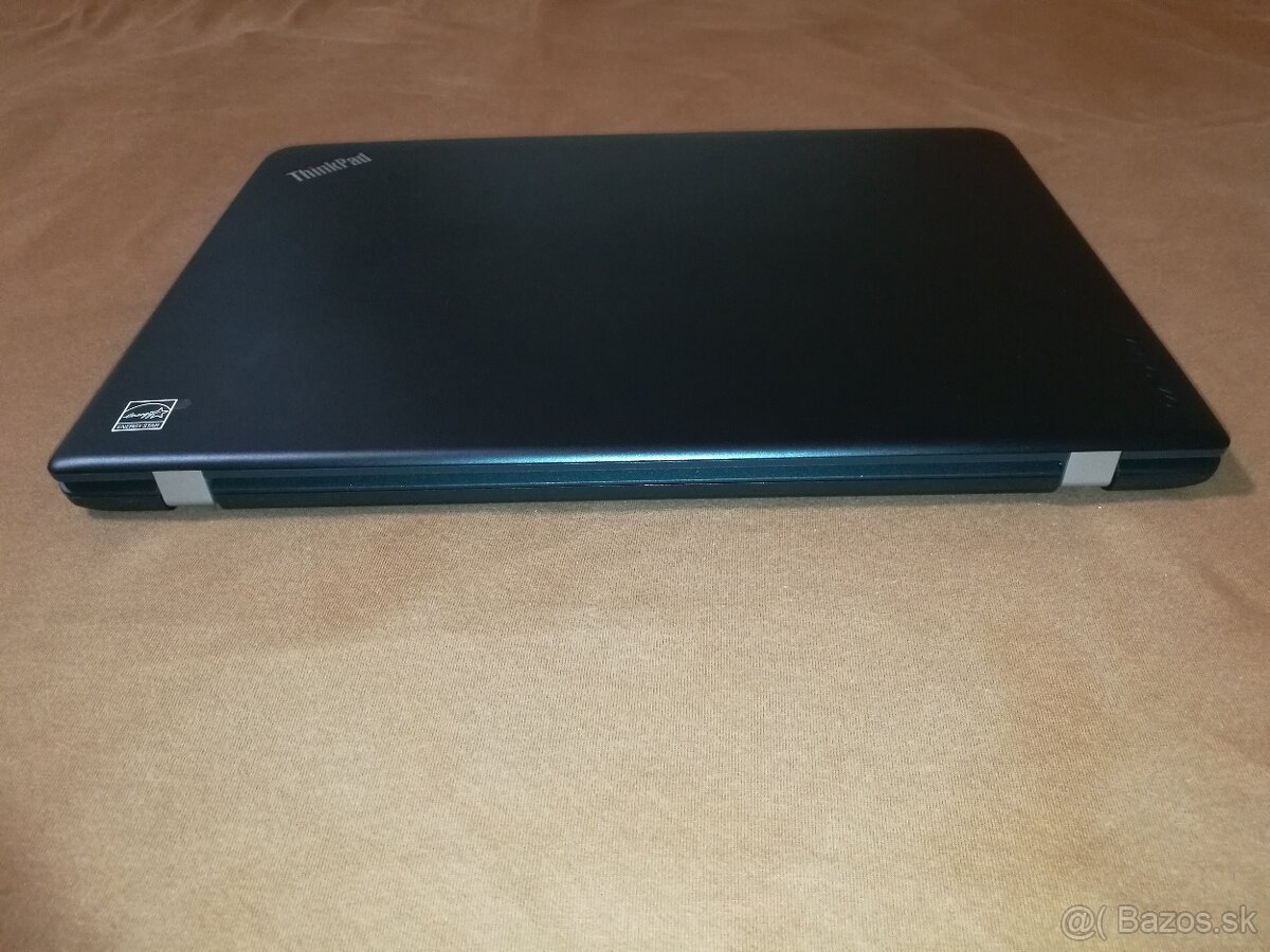 Lenovo. i7-5500U. RAM 8 GB. SSD 256 GB.14“ UVD. AMD 2 GB. - 15