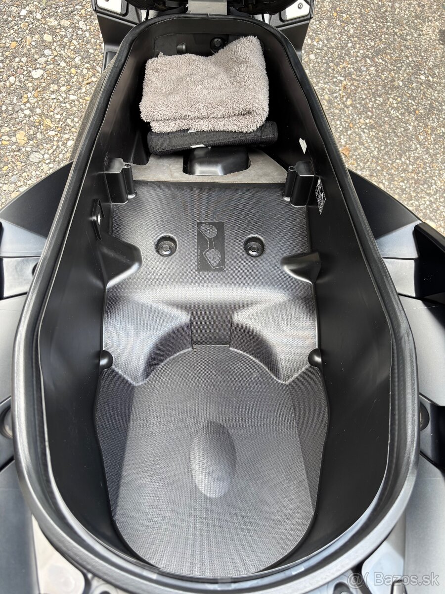 Yamaha X max 400 Iron Max DPH - 15