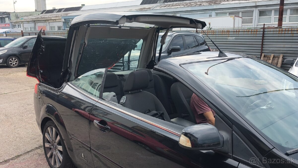 Rezervované.Ponúkam na predaj Ford Focus cc cabrio 2.0 - 15